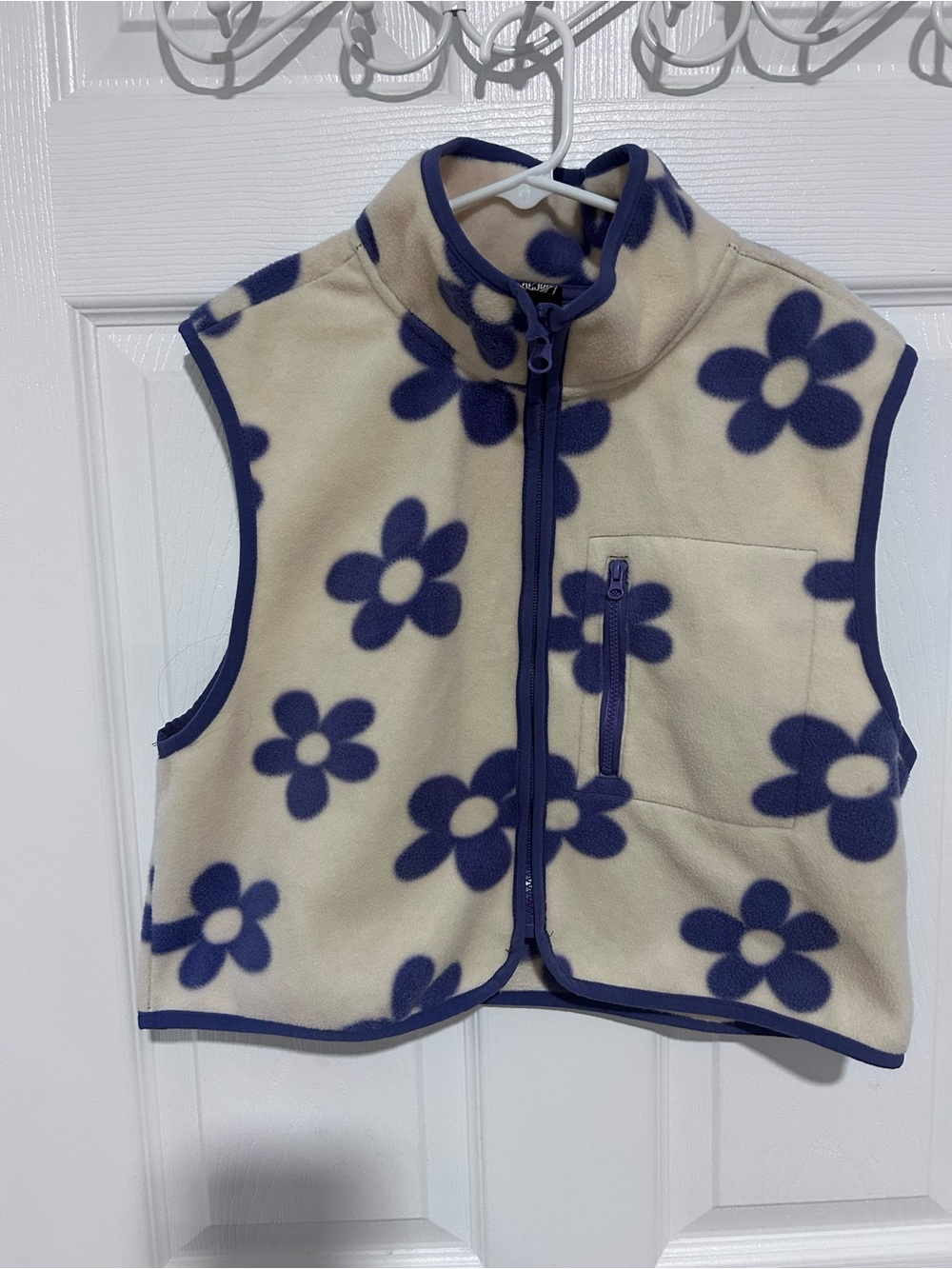 PacSun Cream Fleece Vest with Navy Floral Design. Size S